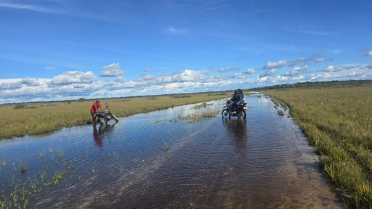Pasadía en Moto – Sabanas de Inírida (Fecha Abierta) / One-Day Motorbike Adventure – Inírida Savannas (Flexible Date)