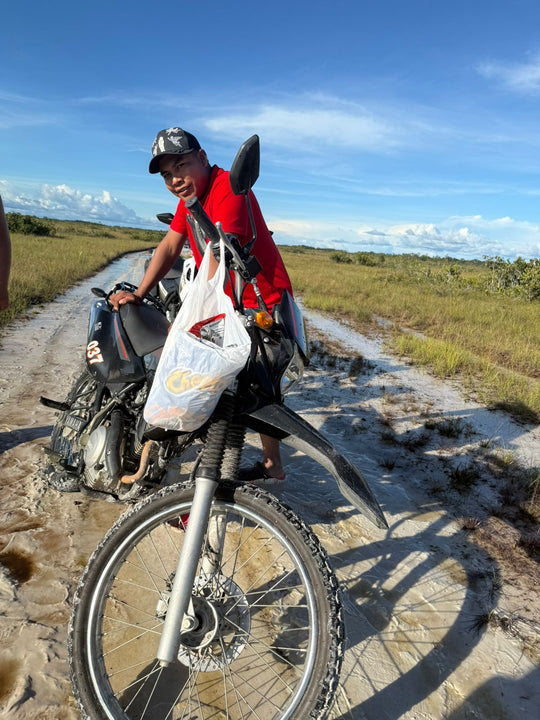 Pasadía en Moto – Sabanas de Inírida (Fecha Abierta) / One-Day Motorbike Adventure – Inírida Savannas (Flexible Date)